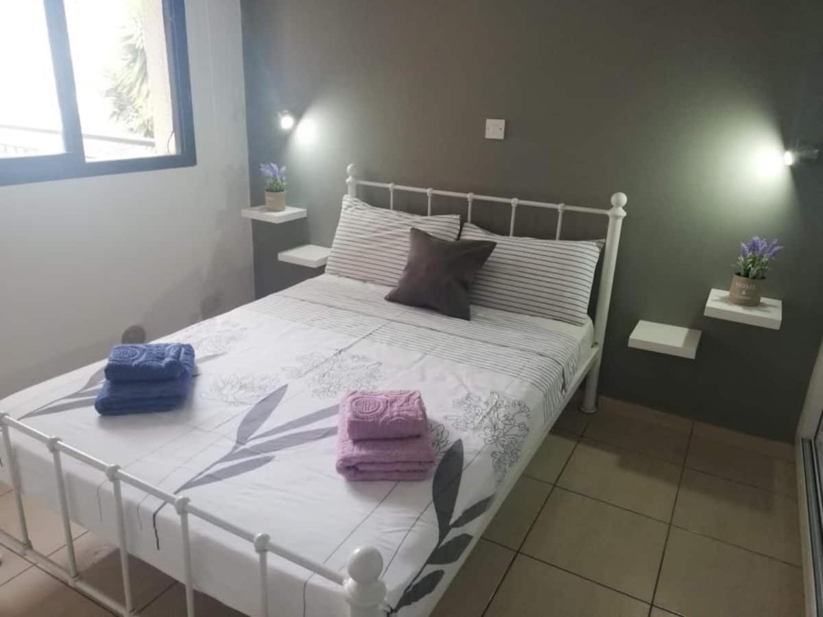 Cozy 1 Bedroom Apartment Close To The Beach Paphos Eksteriør billede